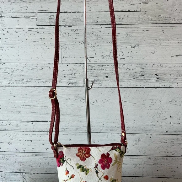 Hummingbird Cross Body Bag - Picture 6 of 7